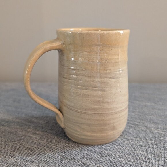 Handmade Beige Pottery Mug with Swirl Glaze, Signed "Tathlina Lovlin" - Picture 2 of 4